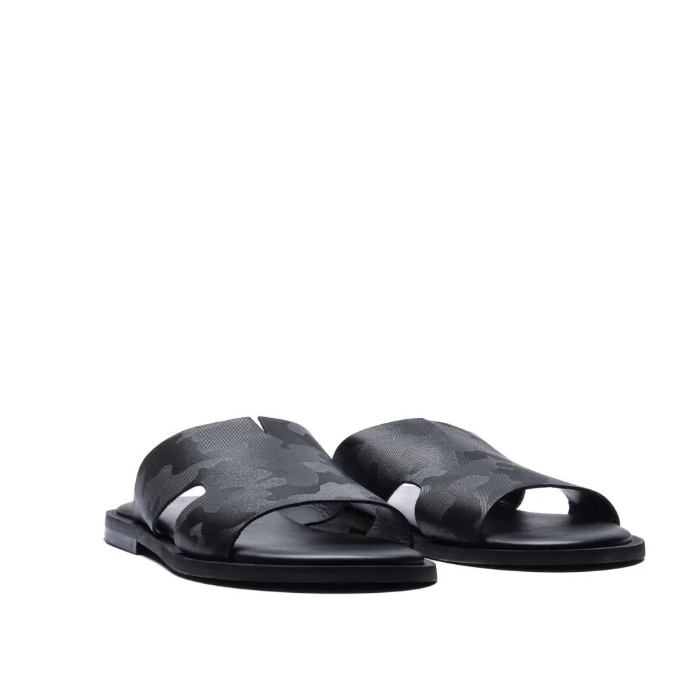 Porno shafqatsiz qichqiriq